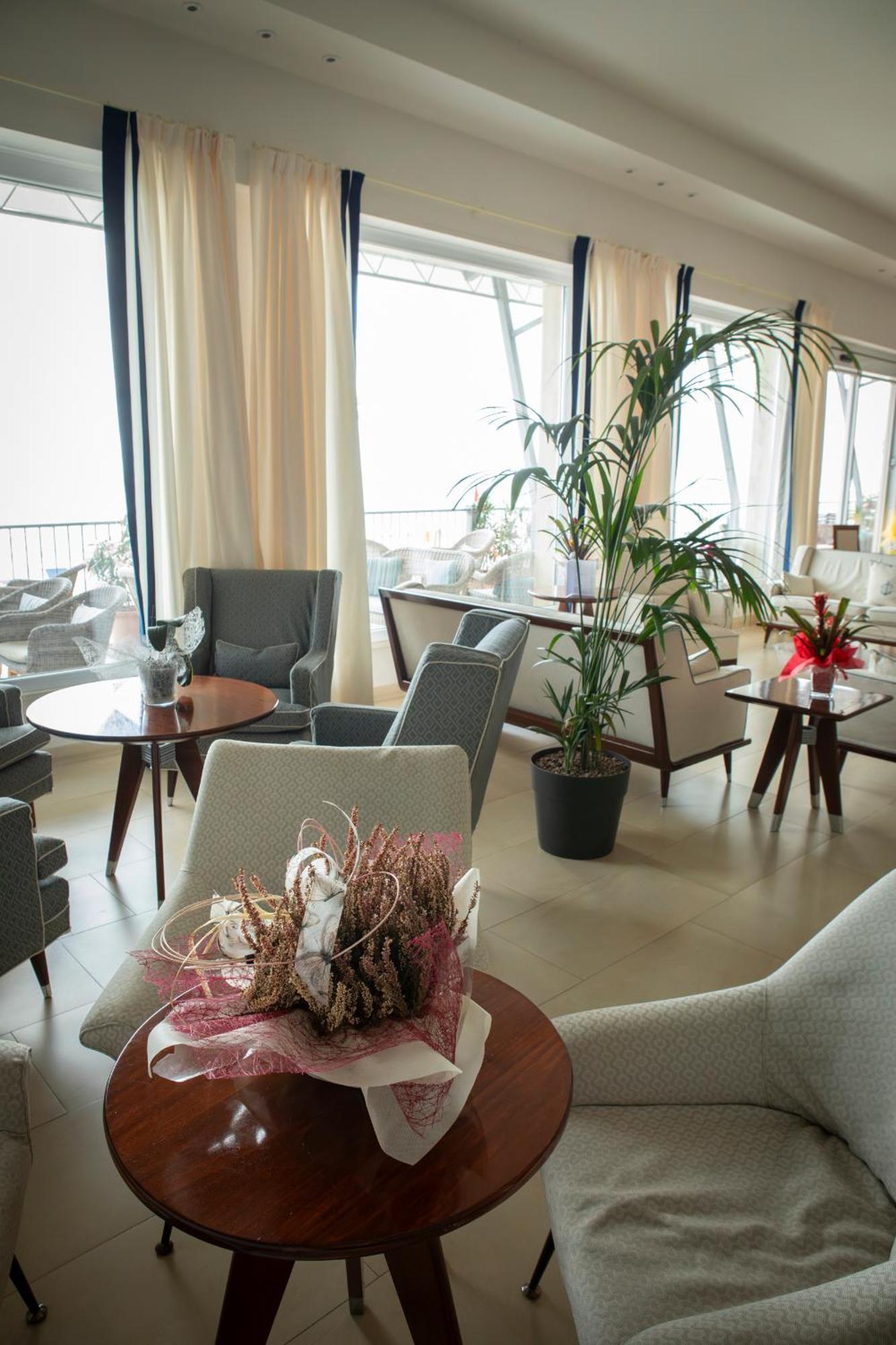 Hotel Parrini Follonica Exterior photo