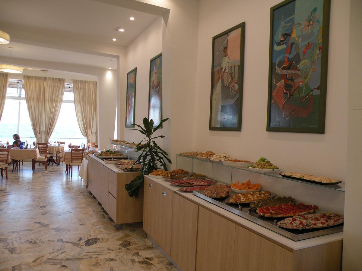 Hotel Parrini Follonica Exterior photo